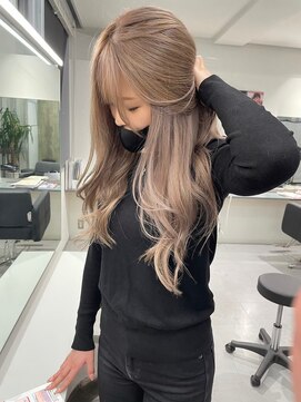 キング 高槻(K!ng) ハイライトカラーミルクティーベージュレイヤーカット