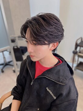 ジーナ 天神(Zina) フェザー×センターパート