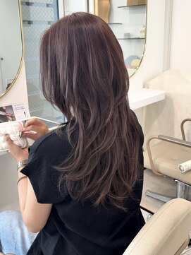 レミエ ダイカンヤマ(lemiie) 後ろ姿もたっぷりレイヤー ハッシュカット