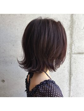 マニフィコ(magnifico) 外ハネレイヤーボブ+ピンクアッシュ