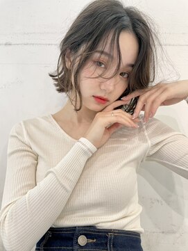 スリー 横浜(THREE) グレージュカラーボブ