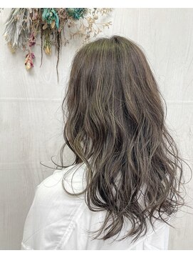 プランタン(Printemps) 韓国ウェーブグレージュ外国人風ヘア透け感透明感ゆる巻