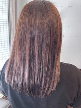 パリスパート2 ツヤツヤ サラサラ ミディアム ストレート ボブ ヘアスタイル