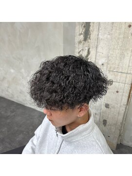 クロー(CROW) ツイストスパイラル×刈り上げマッシュ