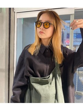 ムード 立川(MHOOD) ルーツカラー　ブロンドヘア　ぷつっとカット　ステップカット