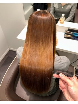 ウィステリア(Wisteria) ロングストレート/艶髪縮毛矯正/髪質改善/透明感/10代20代30代