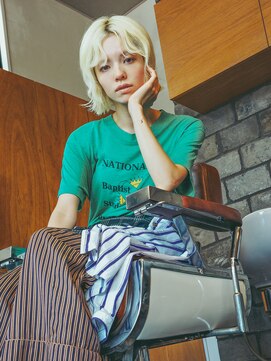 バーノン(VERNON) WAVY　BLONDE【VERNON】058-262-3611