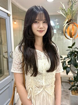ホヌア(hoNua.) 大人ロングヘアでレイヤースタイルに!