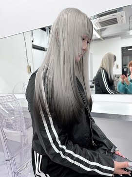 ベガ 福岡天神(VEGA) ポイントデザインホワイトシルバー