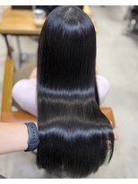 ルート 南堀江(route)&nbsp;マットブラック/髪質改善/艶髪/縮毛矯正/前髪カット/南堀江