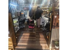 レオン(LEON)の雰囲気（店内入り口）