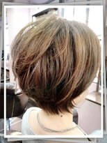 ヘア サルーン ジゴレッタ(Hair Saloon Gigoletta) ふんわり耳かけショート