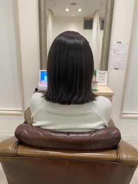 アドラーブル はなみずき店(adorable) 【外ハネボブ】【カーキグレージュ】【20代30代40代】