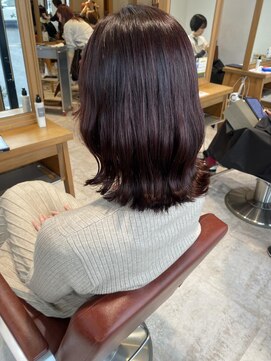 ルシュカイチマルニ(Rasca102) ピンクブラウン/ブリーチなし/くびれヘア/外ハネ