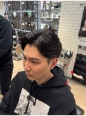 スパイキーショートブルーブラックセンターパートツーブロック