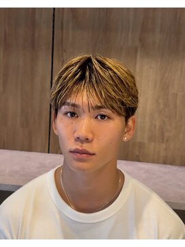 アイコントーキョー(i CON TOKYO) センターパート/テーパーフェード/メンズバレイヤージュ/