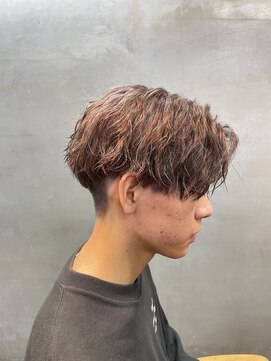 エルマノ 仙川(L mano) 〈k10〉メンズパーマブリーチフェードツーブロックスパイラル