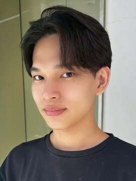 セプト 博多(SEPT.) 韓国風センターパート 眉毛カット 20代 フェザーパーマ 爽やか