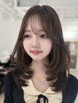 ヨロ 上野(YOLO)&nbsp;ハイライトカラーミルクティーベージュレイヤーカット