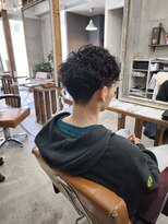 キロ(kilo)&nbsp;【メンズ一番人気】スッキリ刈り上げ×パーマでこなれ感ショート