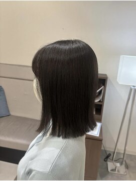 ゼゼ 高知店(zeze) アッシュカラー×長め切りっぱなしボブ