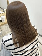 ダメージレスにこだわった【Merak式ストレート】で自然な艶とまとまりを実現◎ 