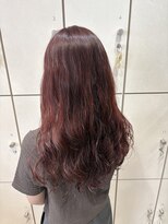 ヴァネッサ(VANESSA)&nbsp;ワンカラーでつくるワインレッド×山本かほ
