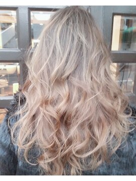 ヘアラウンジ ビジュー(hair Lounge Bijou) バレイヤージュ ソンブレ