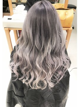 アッシュハイライトグラデーションカラー デザインカラーロング L デイズ Days のヘアカタログ ホットペッパービューティー