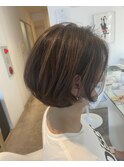 ショートボブ・アッシュベージュカラー