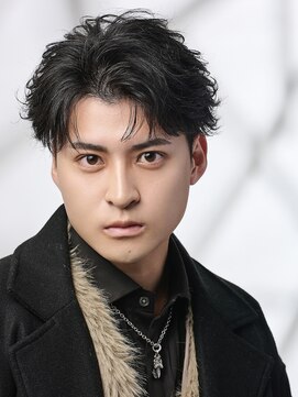 アイトーキョー 池袋(AI TOKYO) 黒髪ツーブロックフェザーパーマ