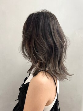 マスカリ(muscali) ハイライトメルティカラー/レイヤーカットウェーブミディアム