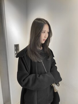 ユーフォリア 新宿通り(Euphoria) オリーブグレージュ/レイヤーカット/ミディアムレイヤー