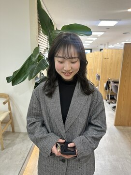 スーズ(sooze) ミディアム_顔まわりカット__オリーブカラー