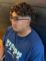 ディスイズバーバーセカンド(THIS IS BARBER 2nd)&nbsp;ツイストパーマ スキンフェード グラデーション ハイライト