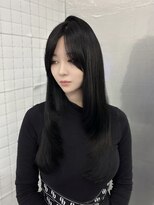 ロムーク 表参道(LOMKH)&nbsp;小顔ロングレイヤーカット顔周り秋グレージュカラー透明感カラー