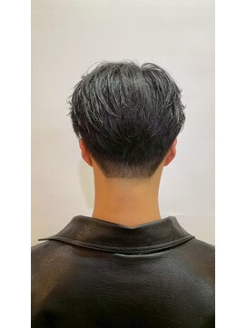 レボルトヘアー(R EVOLUT hair) MEN’S HAIR/サーフカール/刈り上げセンターパート/柏駅