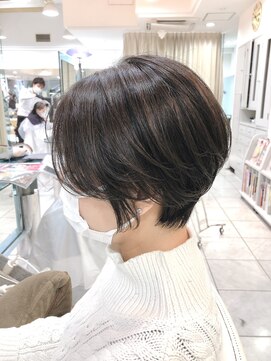 クオーター(QUARTER) 丸みショートボブ