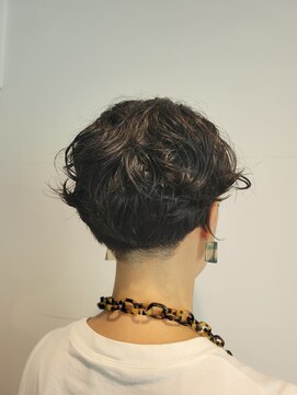 ククー ヘアーアンドメイクアップ(COU COU) エッジ・ショート
