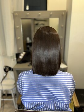 アールサロン アオヤマ(Rr SALON AOYAMA) ミディアム