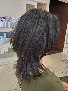 レイフィールド 滝の水店 旬のウルフヘアグレージュ小顔効果