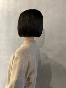 ロビンソン(Robinson) 切りっぱなしボブ