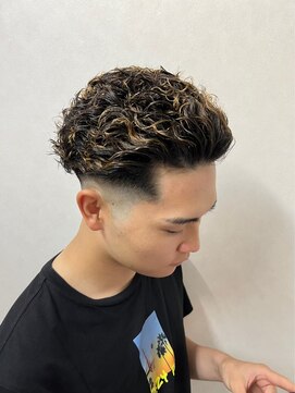 ベルクロー バイ アリープ(Bel.crow by ALEAP) スキンフェード/ハイライトカラー/ブリーチデザイン/ニュアンス