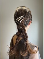 スカイ 本店(SKY)&nbsp;zuru_ポニーテールでのツインアレンジ