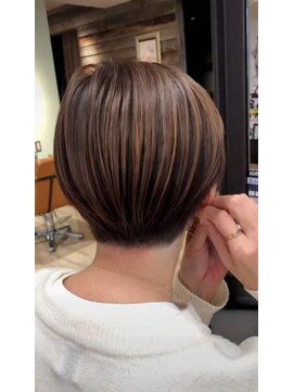 アバーブ ザ ビューティー アイランド(Above the beauty island -oizumi gakuen-) 20代30代40代50代◎ショート/ハイライト/かりあげ