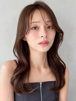 キリ 表参道(kyli)&nbsp;小顔カットセミディ外ハネボブダークアッシュサイドバング