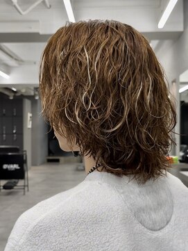 オーバルバイアピッシュ(OVARL by apish) フェザーパーマシャドウパーマニュアンスパーマサーフカール原宿