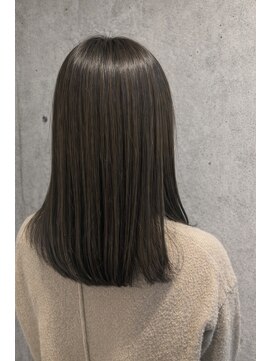 テラ(terra) 透明感グレージュ×鎖骨ミディアム