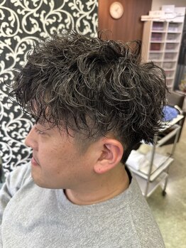 エスアッシュ ヘア(S-Ash Hair)の写真/お洒落にこだわりたいメンズ向け勝負スタイルをご提案◇高技術のカットからパーマまでお任せ!/ヘッドスパ