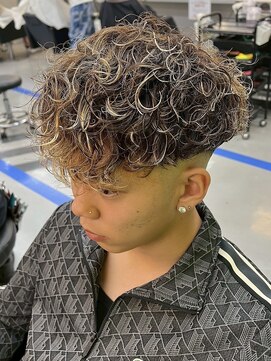 ダズルヘアラッシュ(DAZZLE hair RUSH) 名古屋八事金メッシュシルバーメッシュ細め太めハイライトパーマ